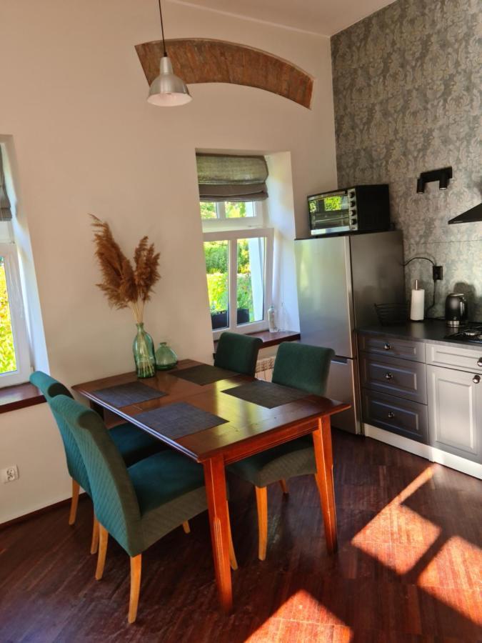 Apartament W Starej Szkole Leilighet Srebrna Góra Eksteriør bilde